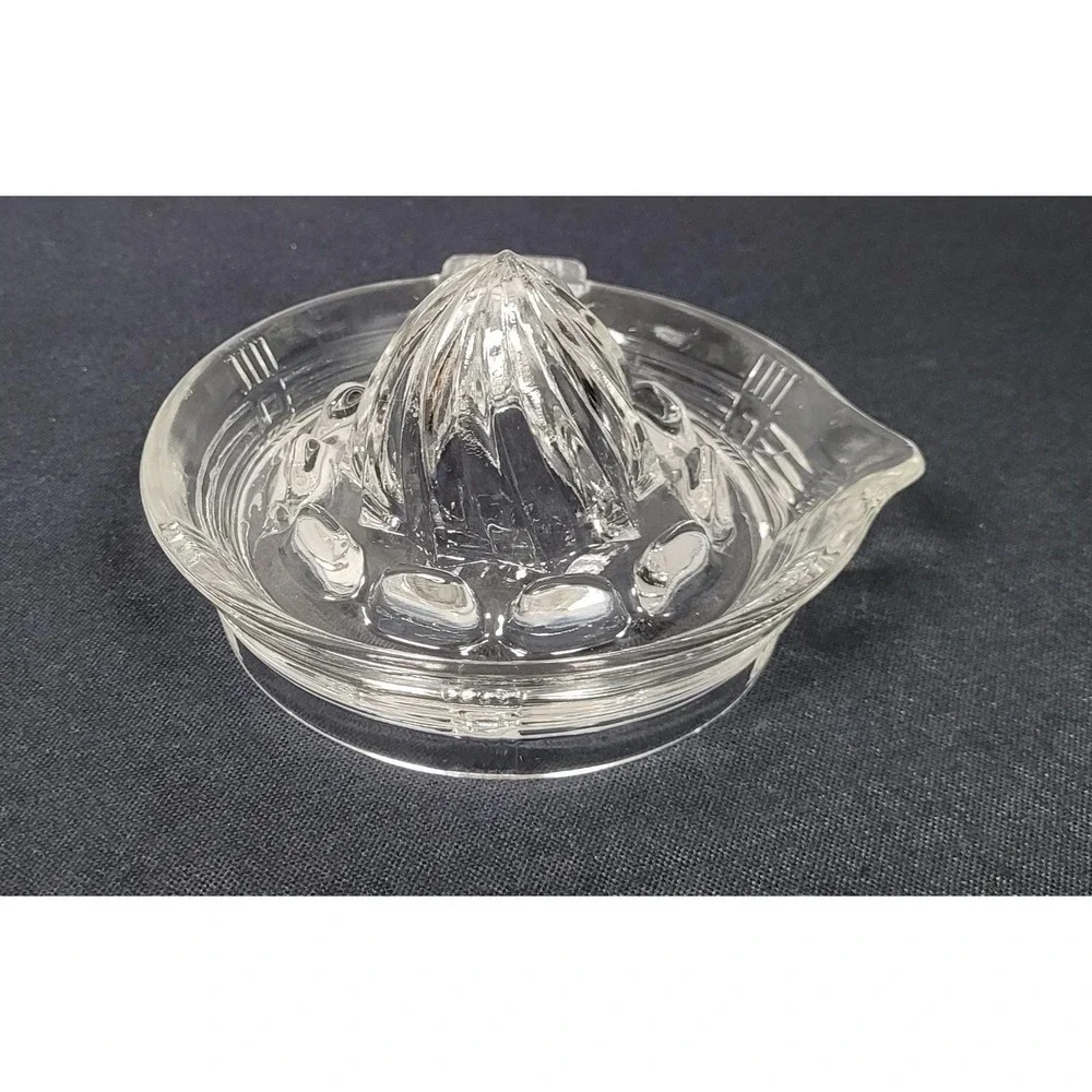 Clear Heavy-duty Pressed Glass 6 inch Manual Citrus Juicer/Reamer Vintage 1940s